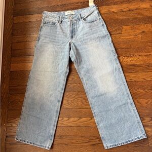Hollister Curvy Mid-Rise Baggy Jeans in Light Blue Denim‎